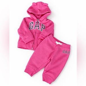 GAP TRACKSUIT